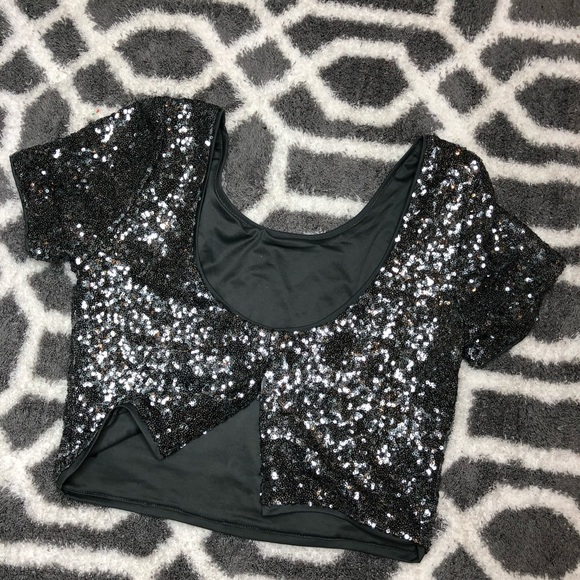 🔥Sequined Short Sleeve Crop Top F21 Size LARGE - Picture 4 of 6